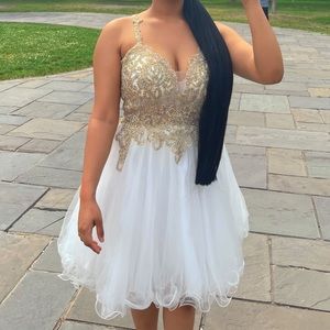 Worn once!! Beautiful Gold and White Quince Dress